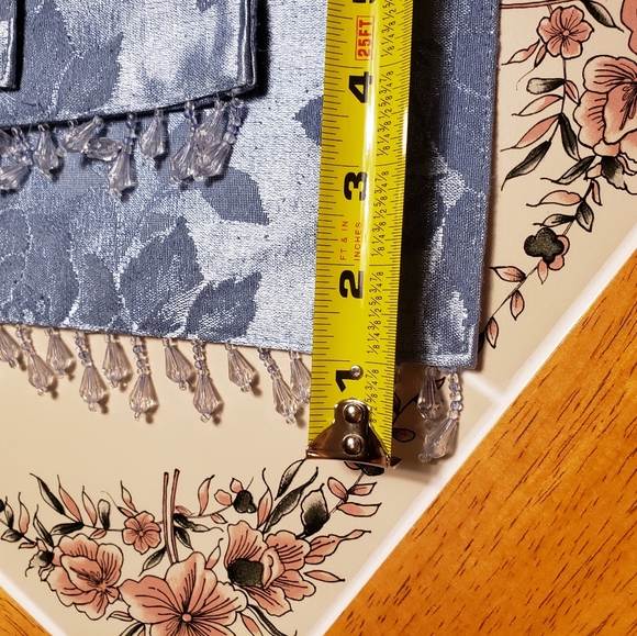 5 Beautiful  Placemats from Macy's - Picture 7 of 8